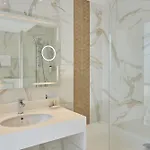 Regence Etoile ホテル
