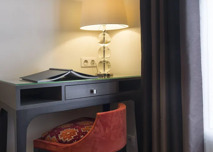 Regence Etoile Paris